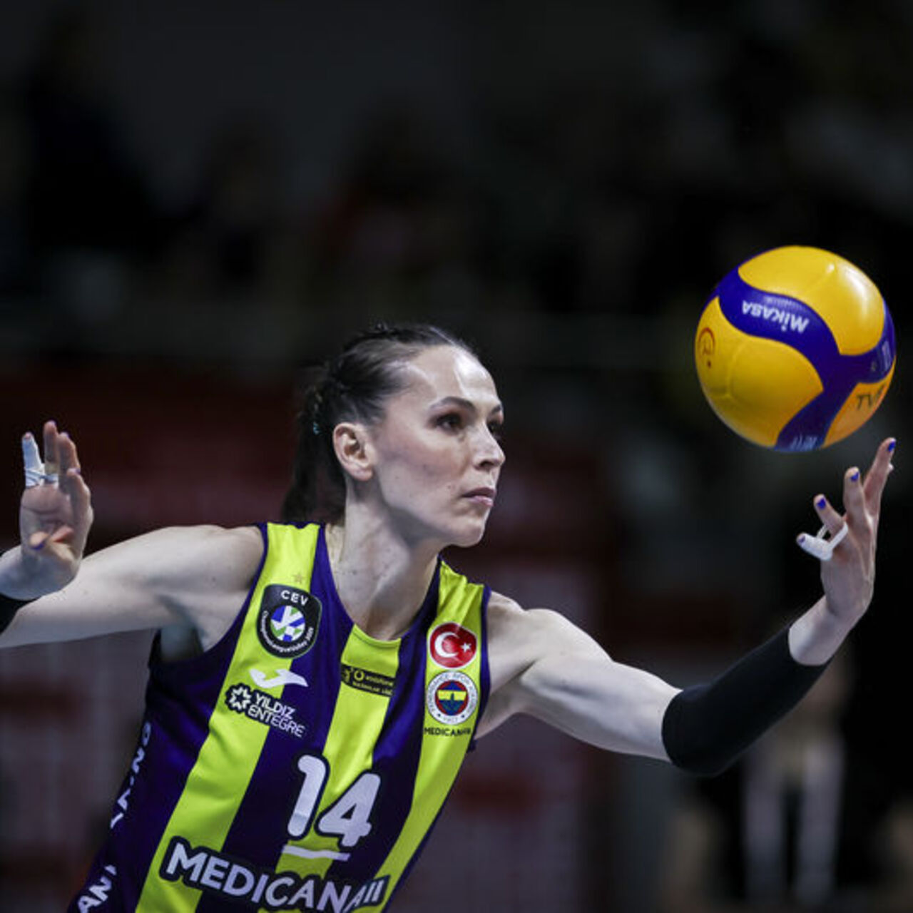 Fenerbahçe'de Eda Erdem ve Ana Cristina şoku!