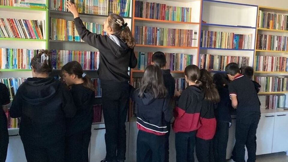 Erzurumlu öğretmen öğrencileri için kütüphane kurdu