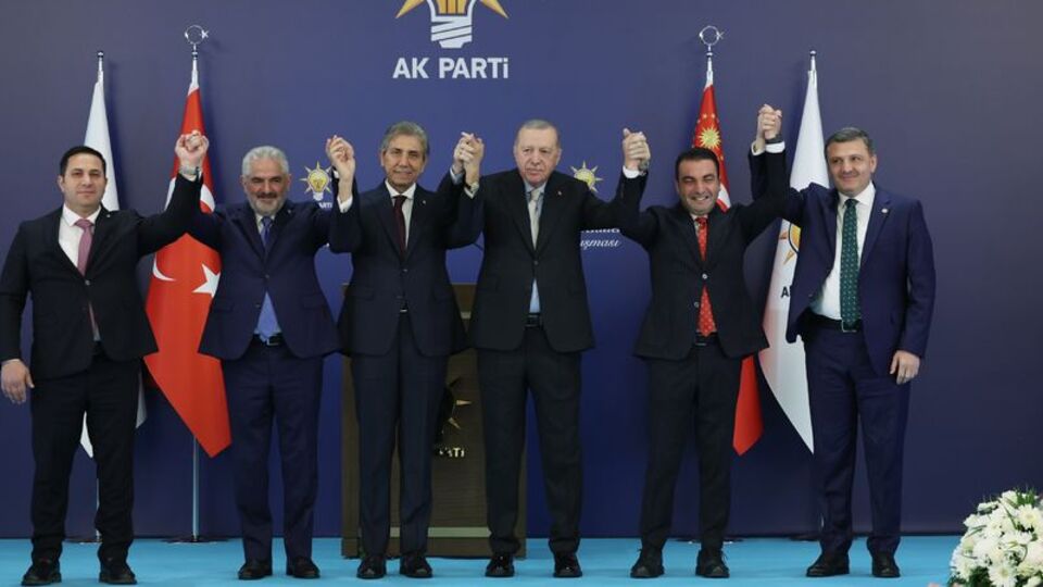 7 belediye başkanı AK Parti'ye katıldı