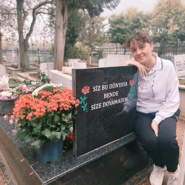 "Sana geldim Güllü ablam"