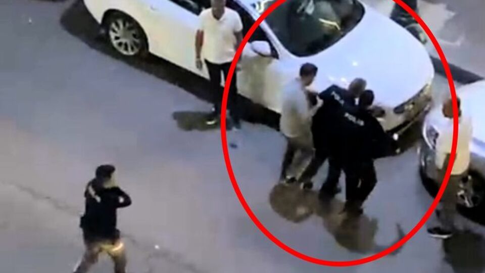 Silahlı ve bıçaklı kavga: 1'i polis 8 yaralı