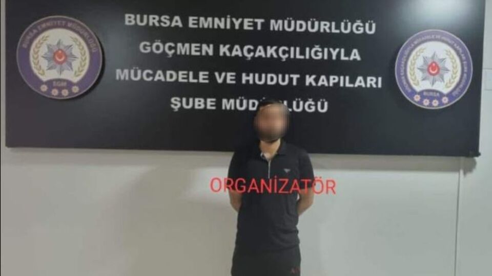 Göçmen taşımacılığı yapan insan kaçakçısı yakalandı