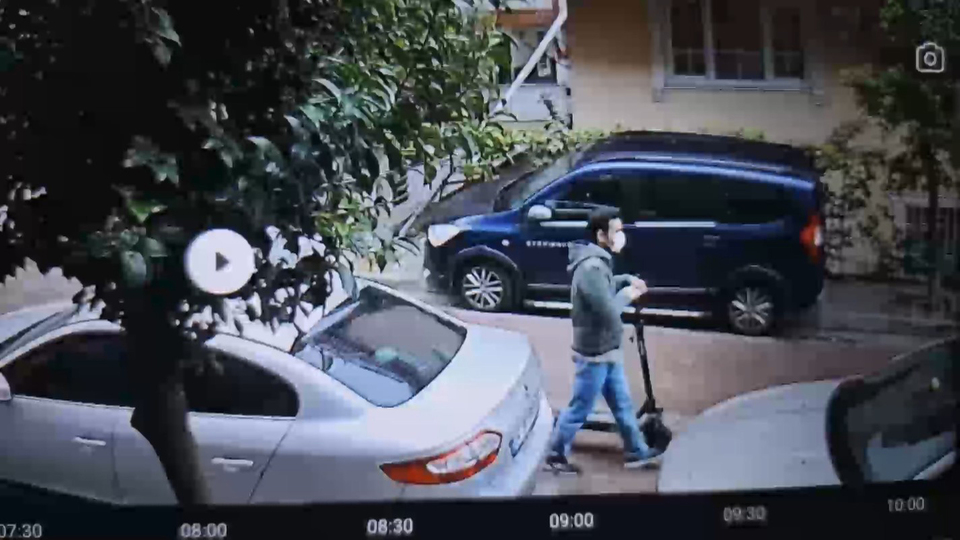 Scooterlı katil! 3 yıl önce zıpkınla yaraladığı ağabeyini öldürdü!