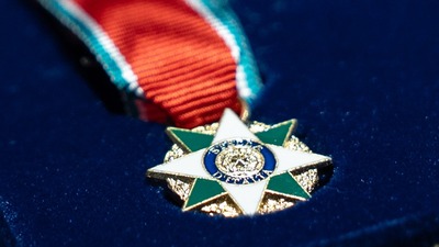 Türk bilim insanına kulak cerrahisi alanındaki başarıları İtalya'dan şövalyelik ünvanı getirdi