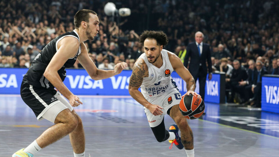 Anadolu Efes, Partizan'a diş geçiremedi!