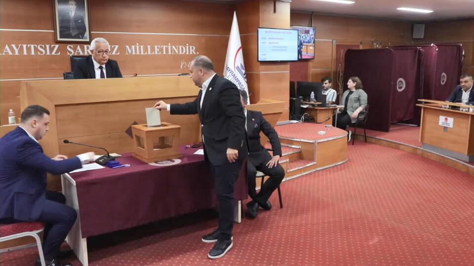 Bayrampaşa seçimine yürütmeyi durdurma