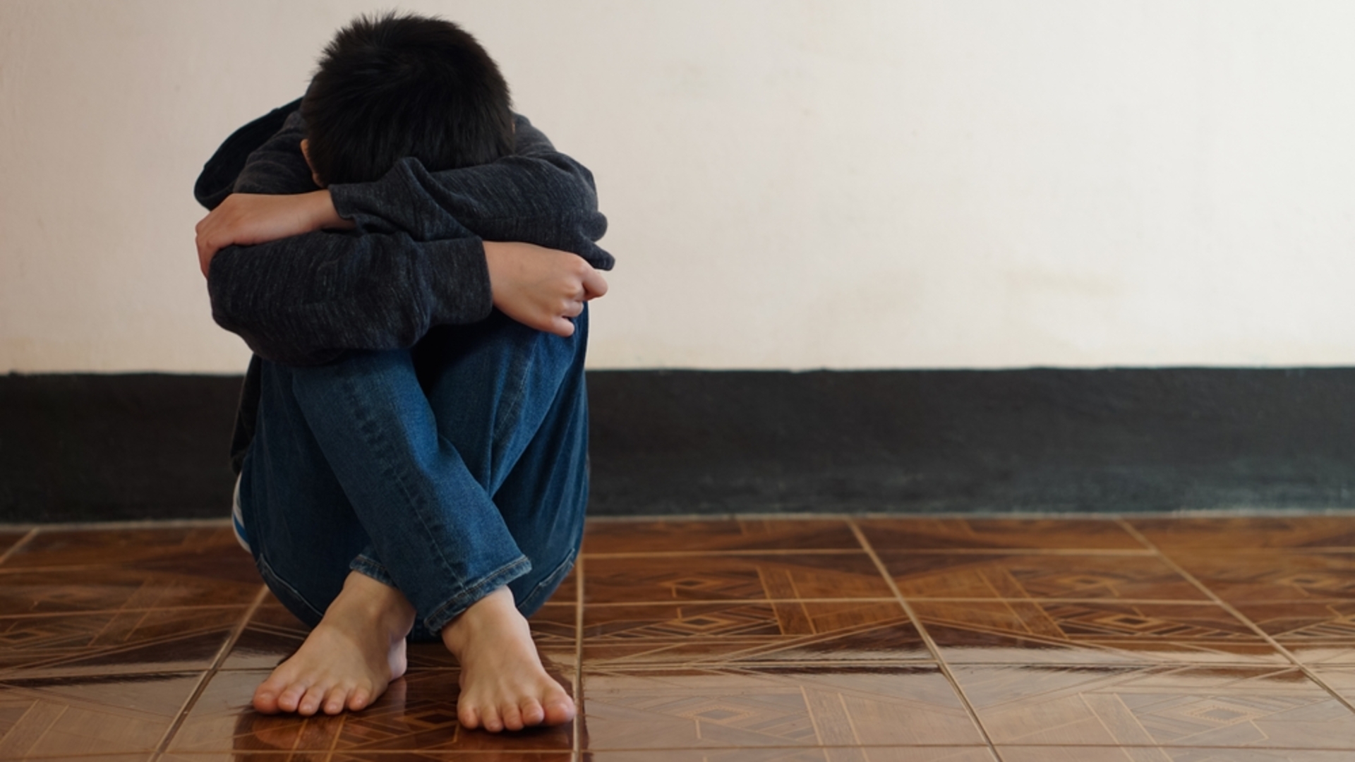 Hikikomori Sendromu: Modern Çağın Görünmez İnsanları ve Sosyal Hayattan Sessizce Çekilenlerin Hikayesi