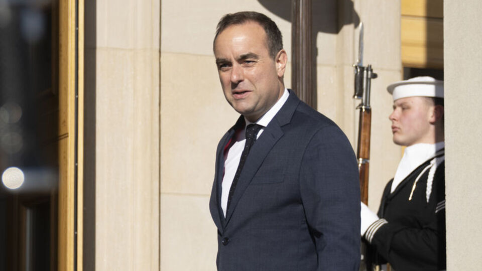 Fransa'da Lecornu başbakan olarak atandı