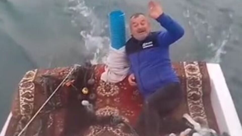 Denizde tekne battı: 3 ölü