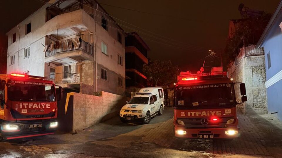 Denizli'de evin tavanı çöktü: 6 yaralı