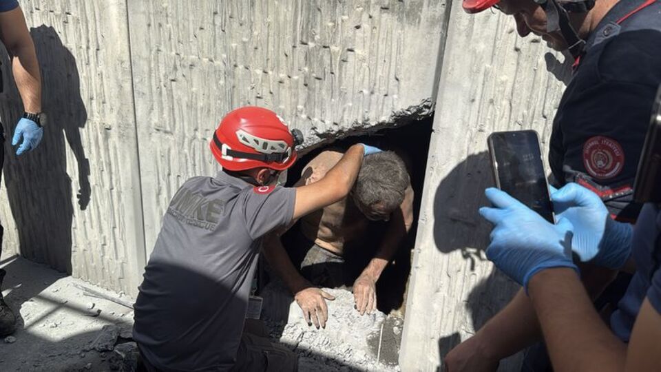 Sır perdesi aralandı! Tünelin duvarında mahsur kalan kişi turist çıktı!