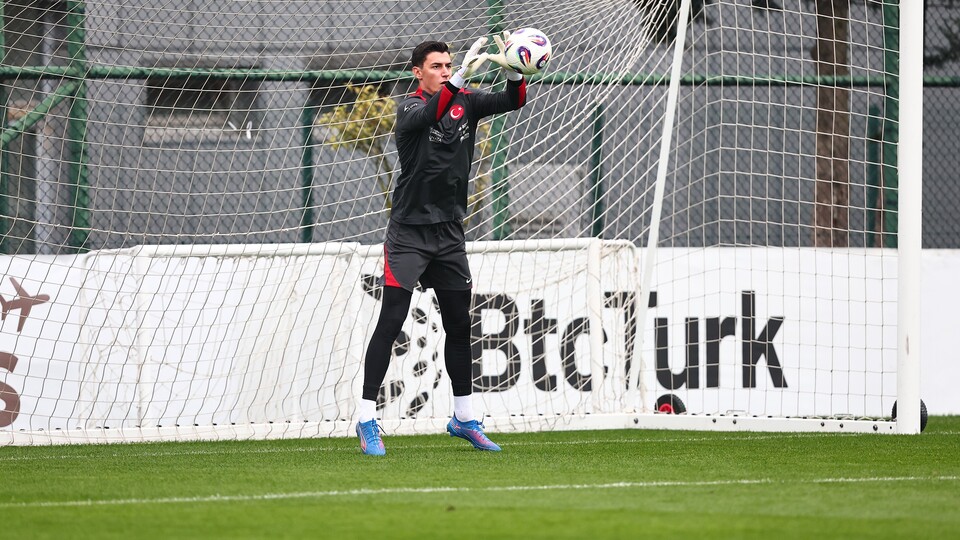 TFF'den Berke Özer açıklaması: İzinsiz ayrıldı