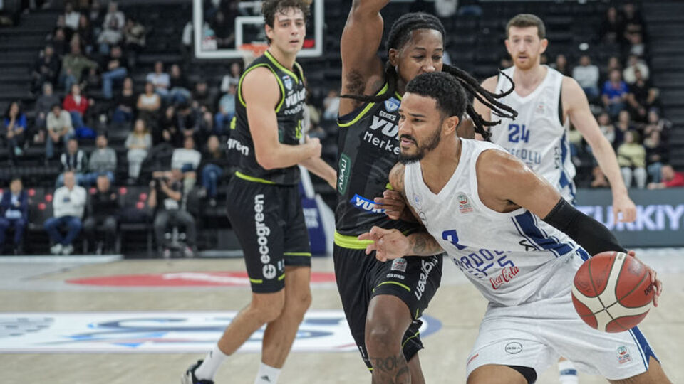 Anadolu Efes deplasmanda galip!