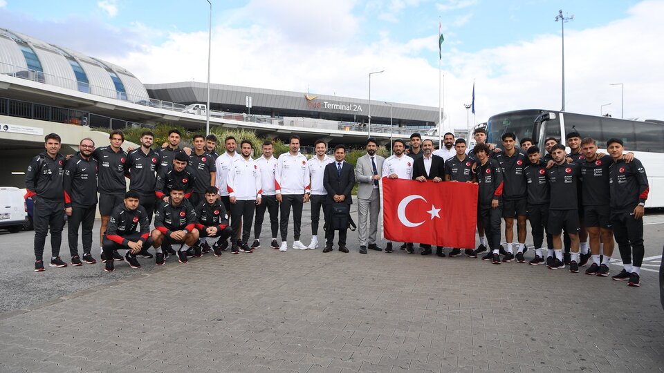 Ümit Milliler Budapeşte'ye gitti!