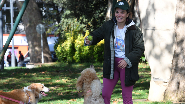 Köpekleriyle objektiflere yansıdı