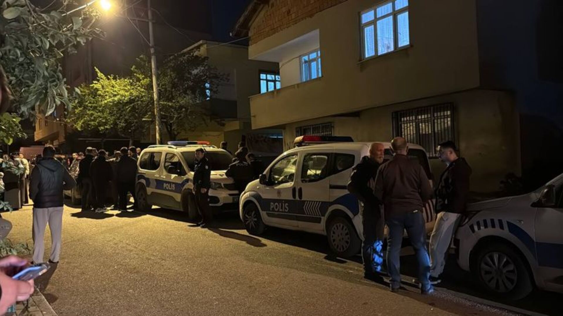 Kocaeli'de Dram: Baba, Tartıştığı Kızını Silahla Yaraladıktan Sonra İntihar Etti!