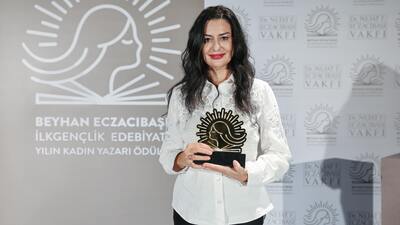 Yılın Kadın Yazarı ödülü Koray Avcı Çakman'nın oldu