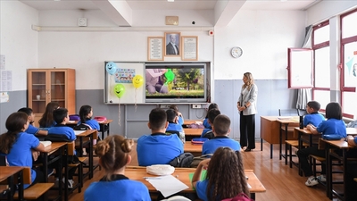 MEB'in okul kıyafeti kararından öğretmen ve veliler memnun