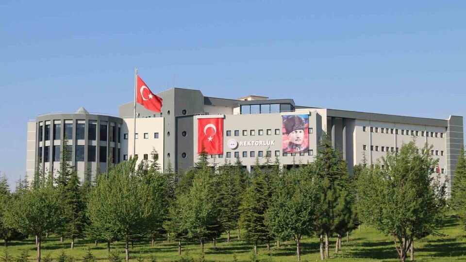 Erciyes Üniversitesi nerede?