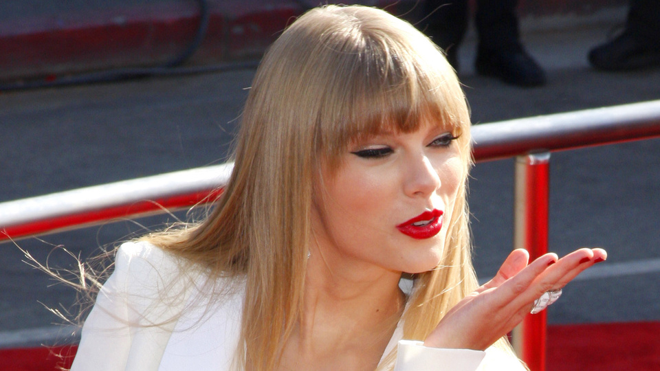 Adele'i zirveden etti