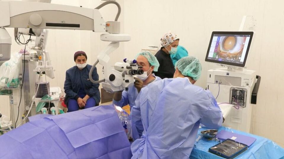 Canlı cerrahi sempozyumu: Beş klinik vaka incelendi