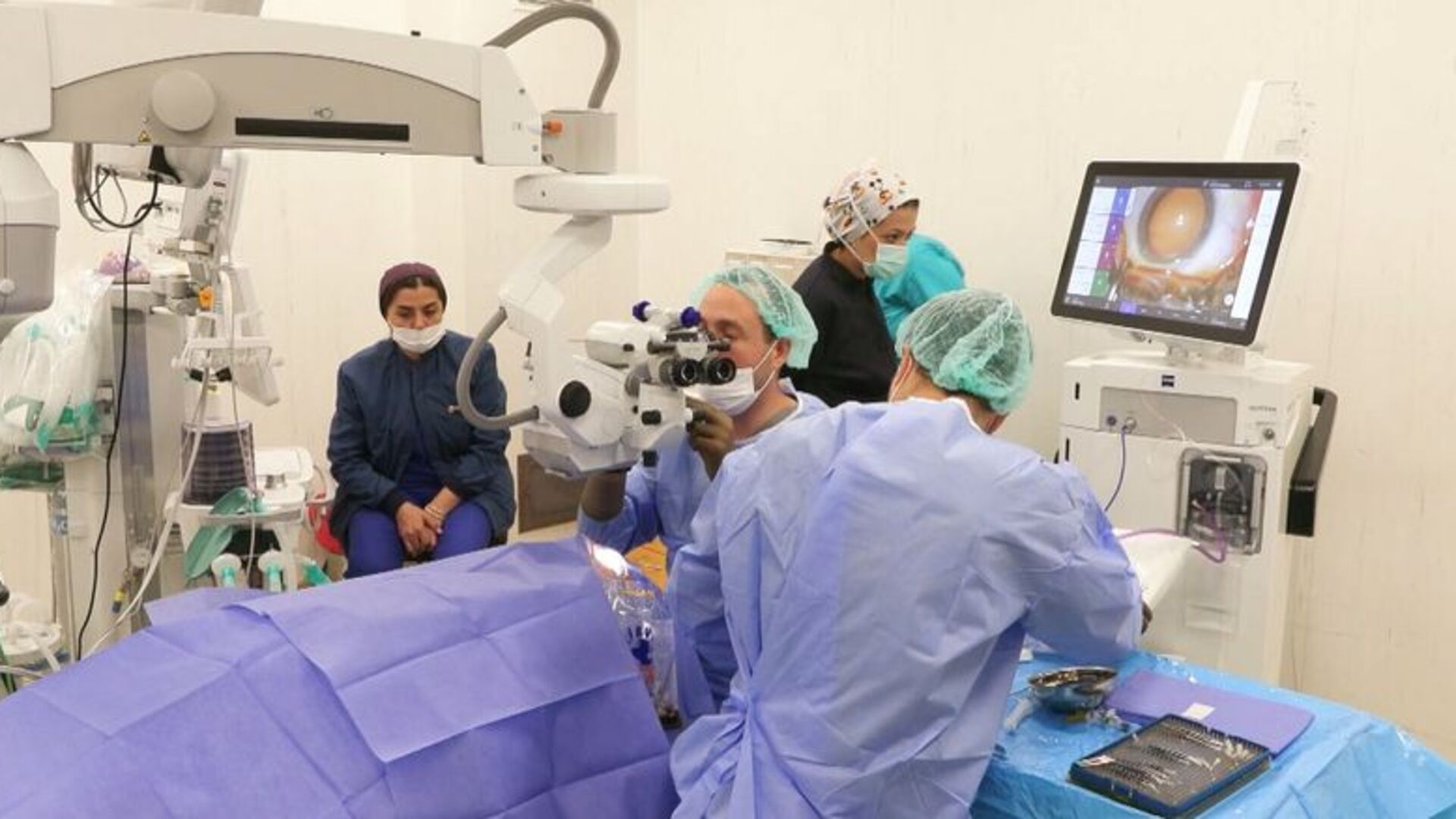Canlı Cerrahi Şov: 5 Klinik Vaka Ameliyathanede Perde Açtı!