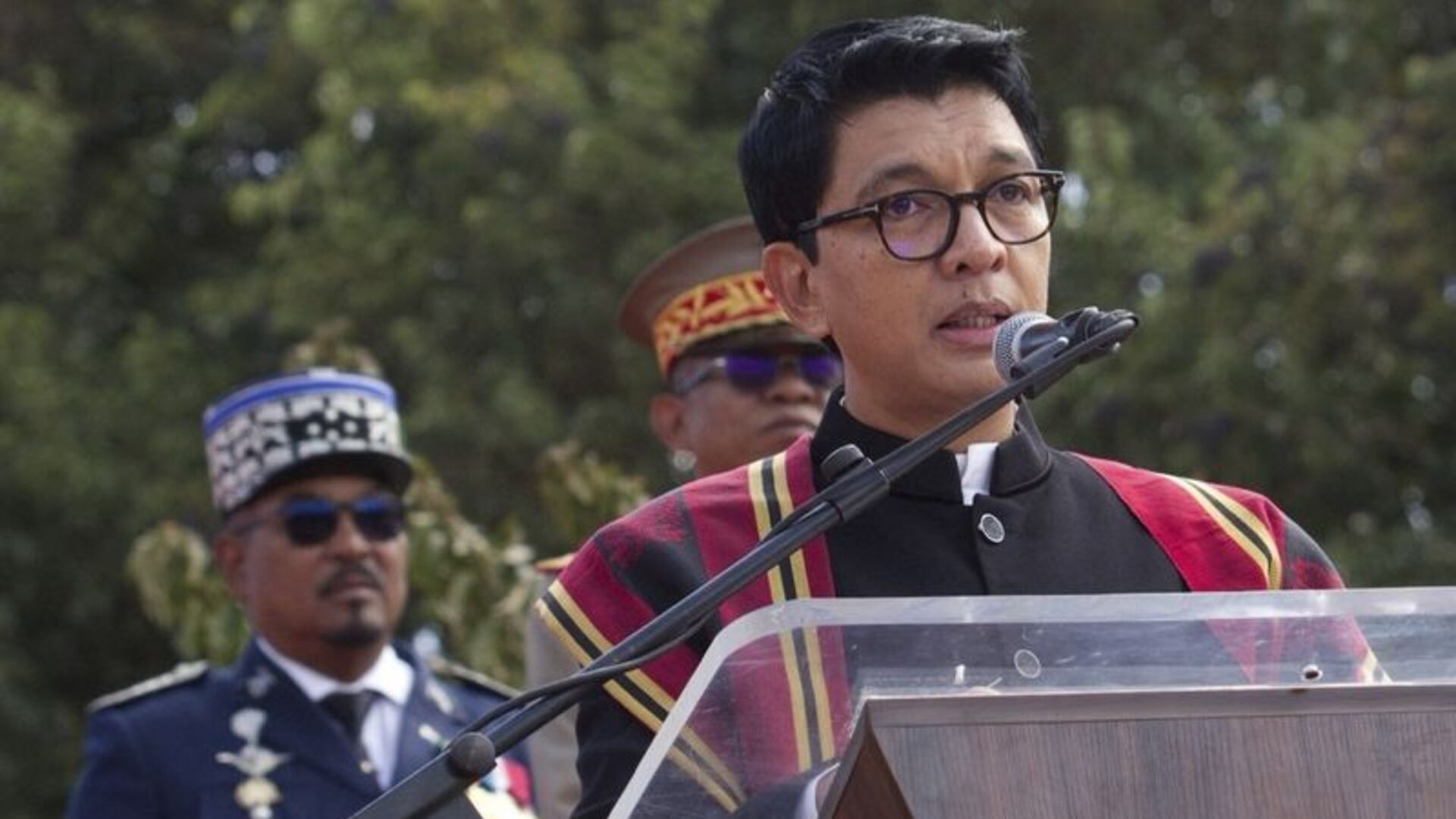 Madagaskar'da Siyasi Deprem: Cumhurbaşkanı Rajoelina Görevden Alındı!