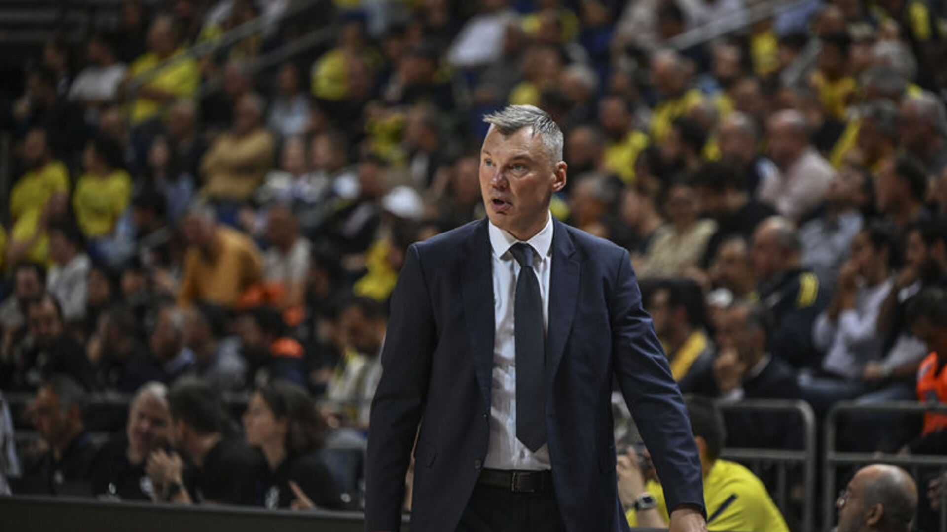 Fenerbahçe Beko'nun Kabus Gecesi: Saras'tan Kritik İtiraf! 'Sorunlarımızı Çözemedik'