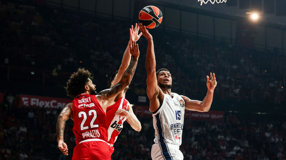 Anadolu Efes, Olympiakos deplasmanında kazandı!
