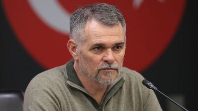 Willy Sagnol: Türkiye güçlü bir takım