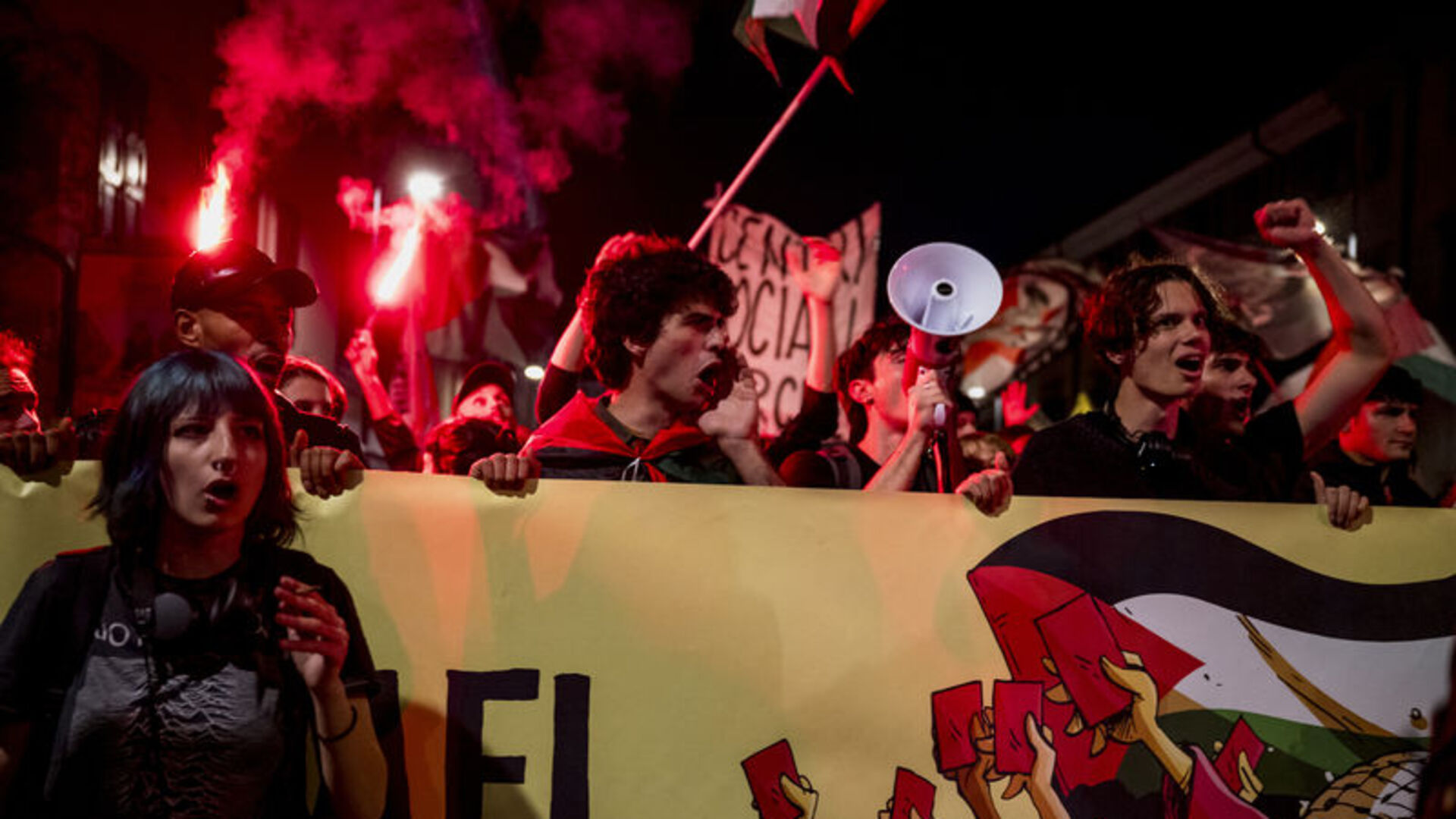 İtalya-İsrail maçı öncesi binlerce kişi İsrail'i protesto etti | Dış Haberler