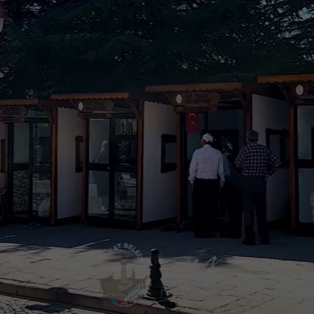 Tokat Belediyesi'nden esnafa modern dükkân