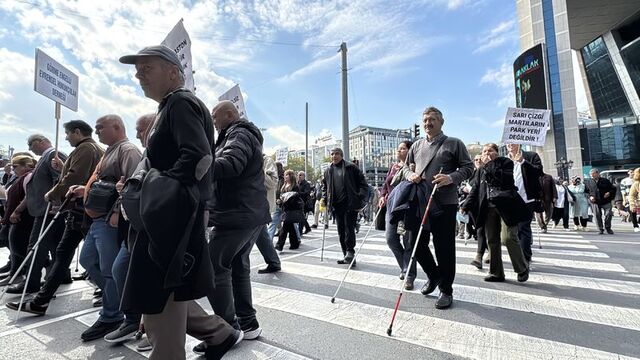 Başkent'te "beyaz baston farkındalık" yürüyüşü