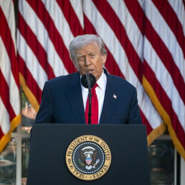 Trump'tan Venezuela'ya karadan müdahale sinyali