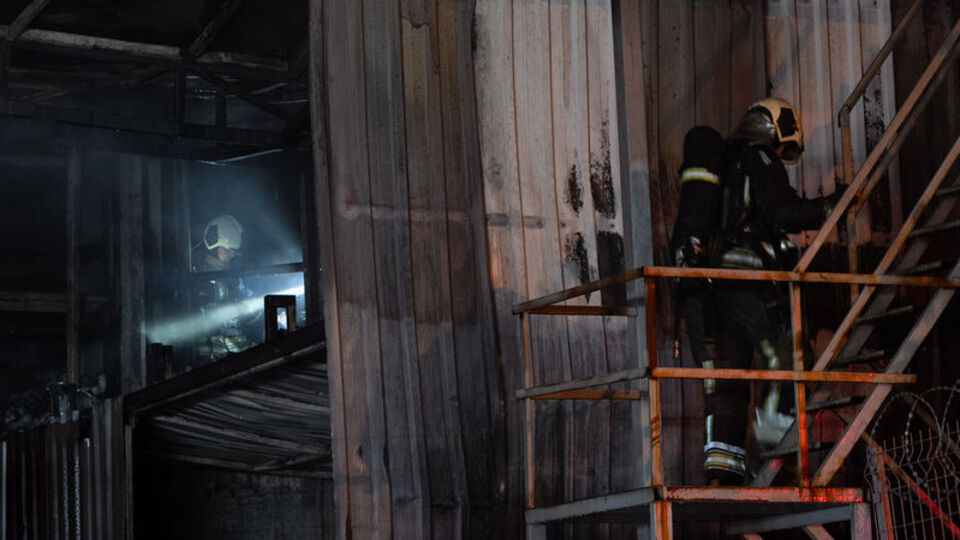 Ankara'da oto tamir dükkanında yangın çıktı