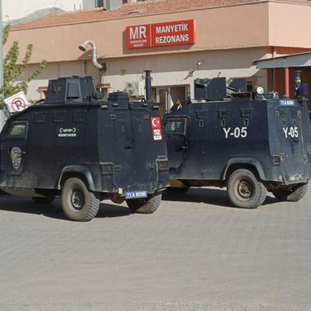 Hamile eşini bıçakladı, bebeğini öldürdü!