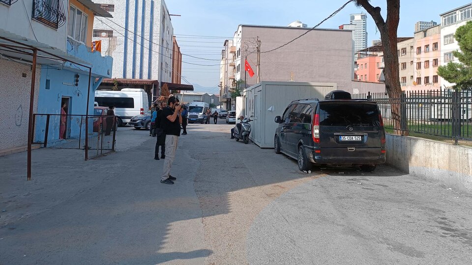 Sokakta karşılaştığı eski karısını öldürdü!