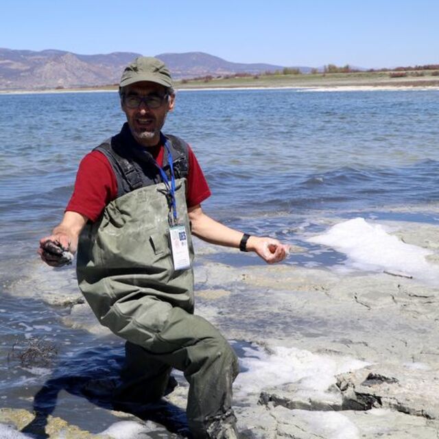 Burdur Gölü kıyısında köpüklenme