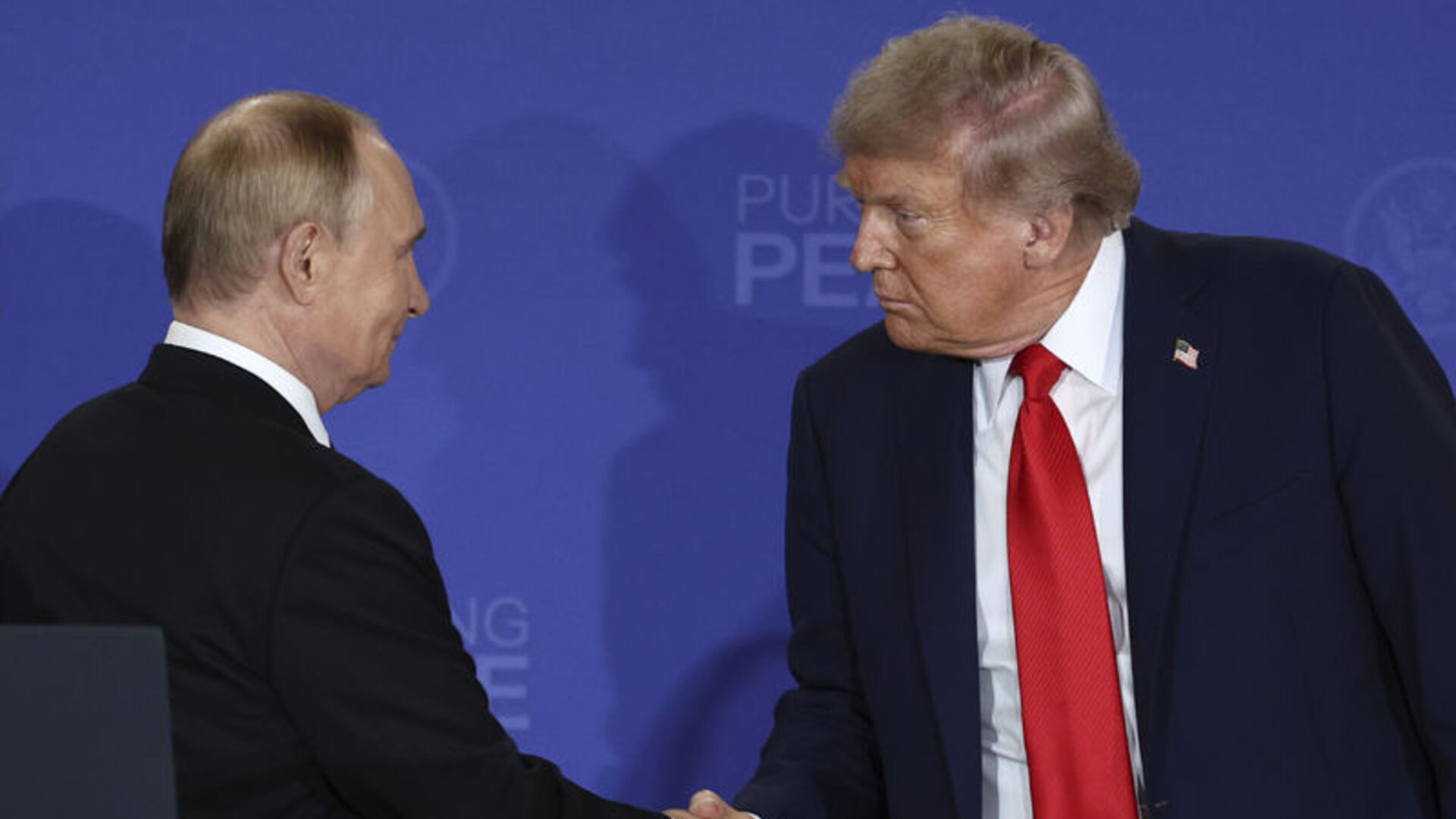 Trump ve Putin Telefon Görüşmesi: Dünya Siyasetinde Yeni Bir Perde Mi Açılıyor?