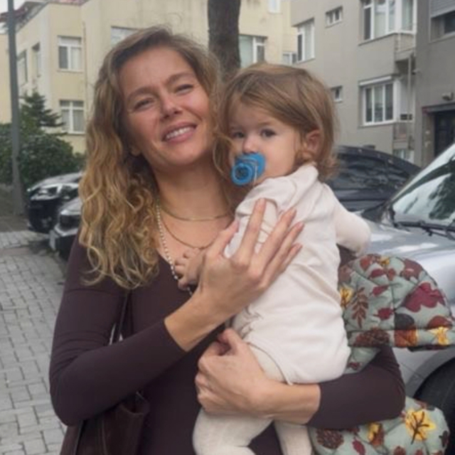 Annesinin kopyası