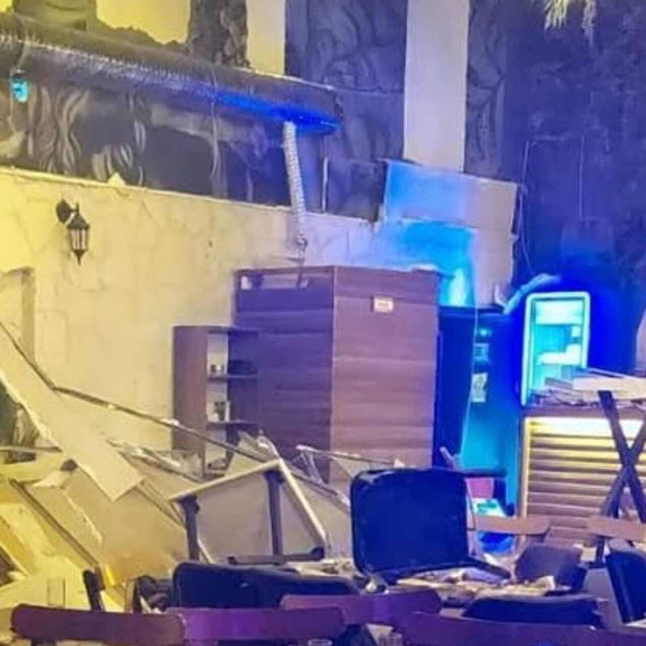 Eğlence mekanının tavanı çöktü: 6 yaralı