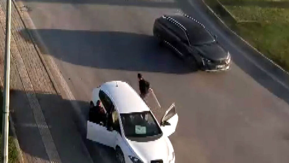 Polise sopayla saldıran sürücü tutuklandı