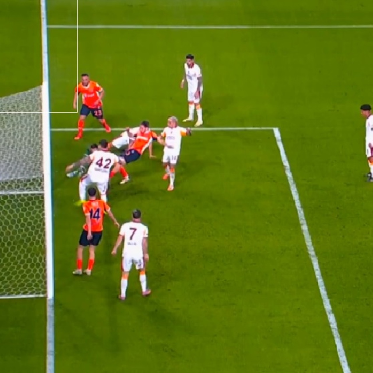 Başakşehir'in golü ofsayta takıldı! | Detaylı Analiz