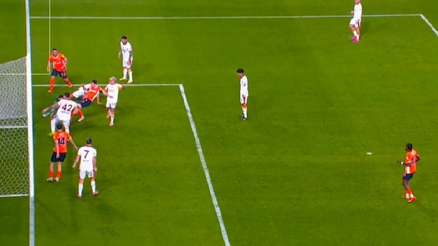 Başakşehir'in golü ofsayta takıldı!