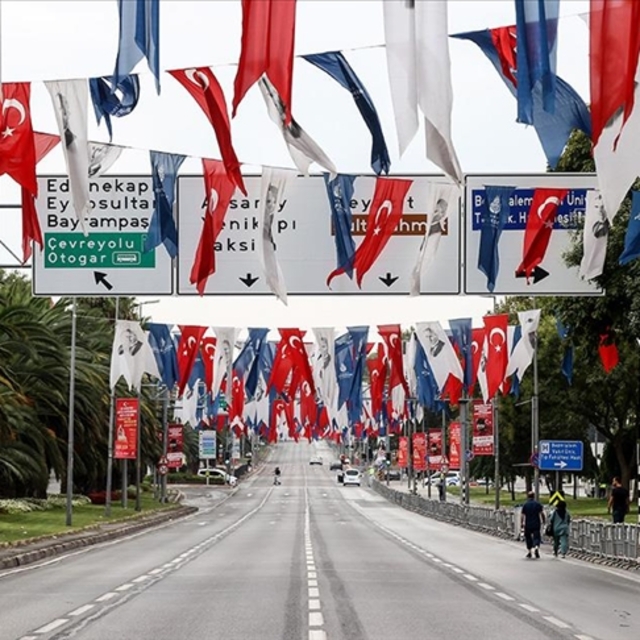 İstanbul'da bazı cadde ve yollar trafiğe kapatıldı
