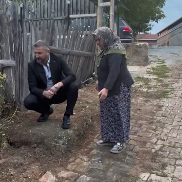 Yaşlı teyzeyle gülümseten diyalog