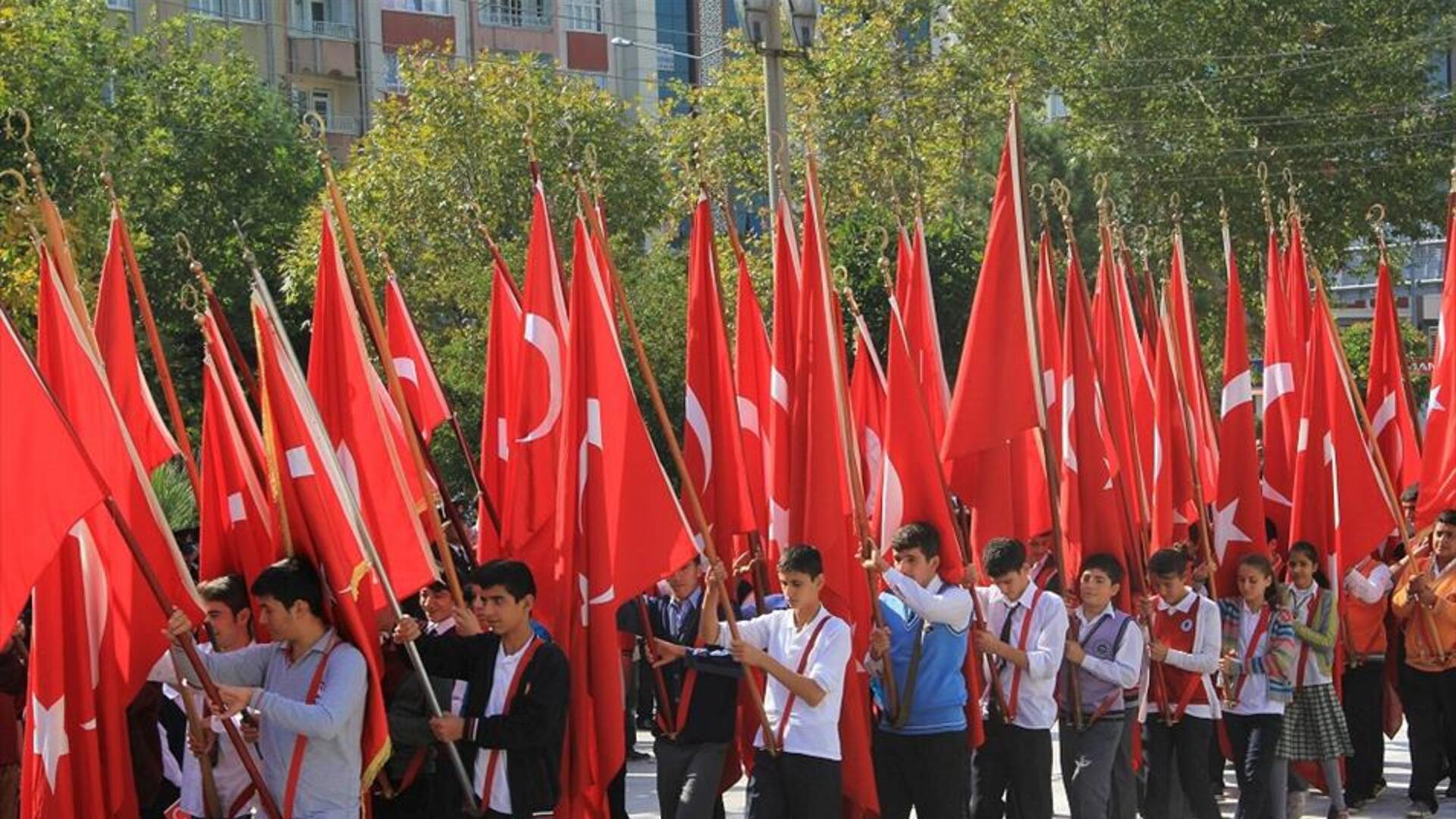 29 Ekim Cumhuriyet Bayramı Öncesi Okul ve Çalışma Durumu Netleşti: İşte Resmi Tatil Detayları!