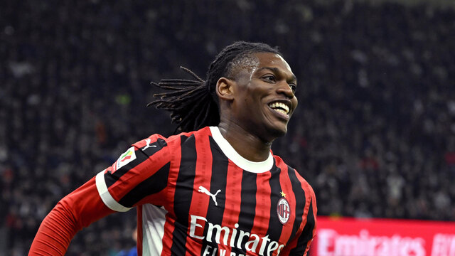 Milan, Rafael Leao'yla zirveyi bırakmadı!