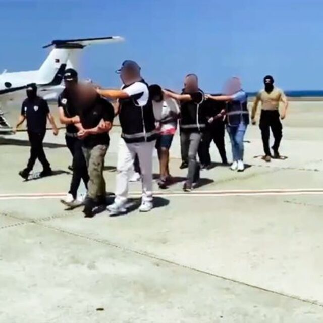 Kırmızı bültenle aranan 3 kişi yurda getirildi