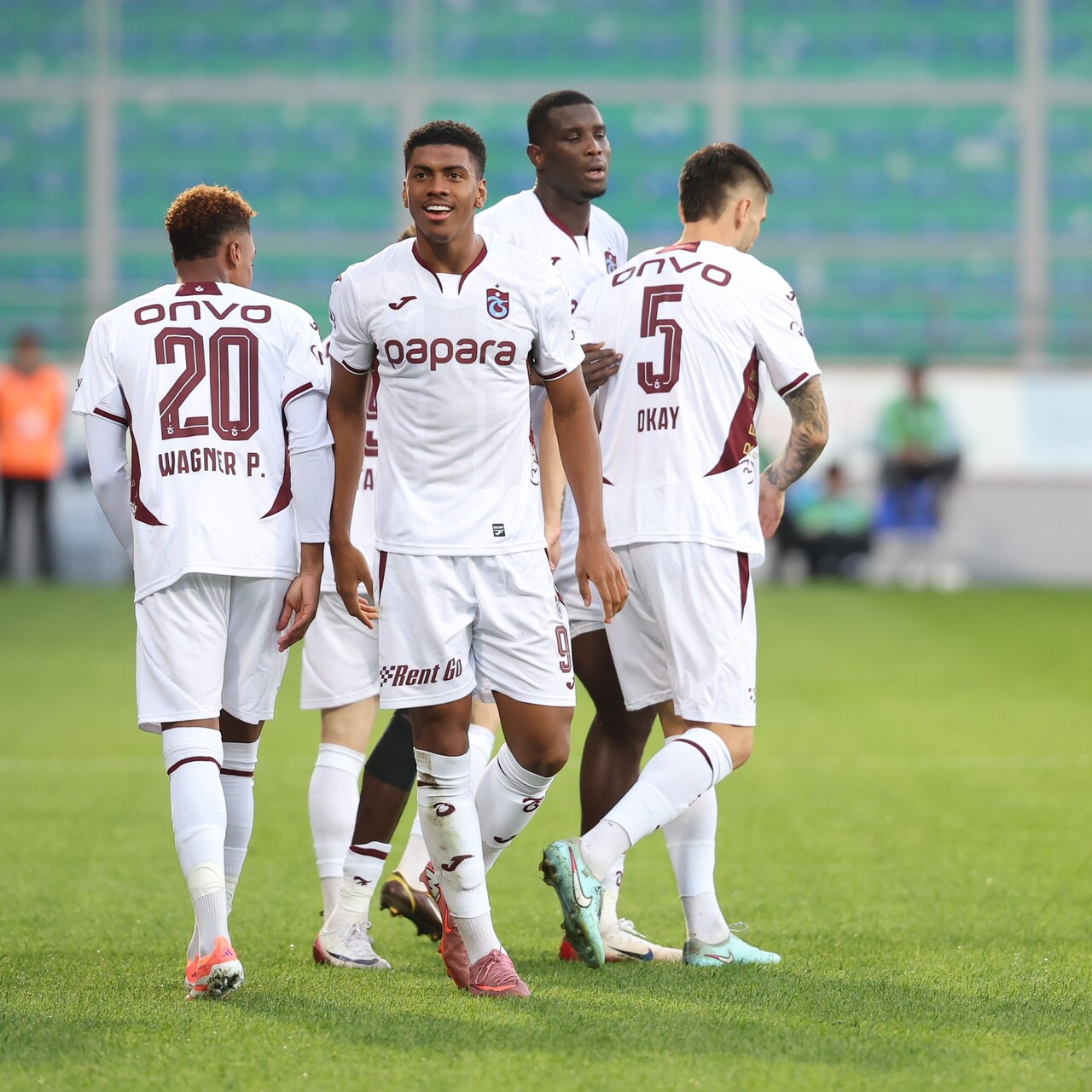 Trabzonspor kafasını kullanıyor!